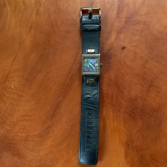 Roxy Watch - Picture 2 of 5